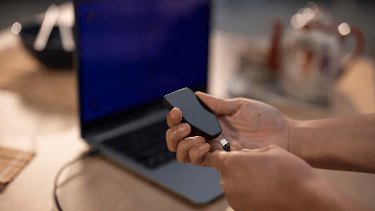Trezor Integrates 1inch Fusion for Gasless Crypto Swaps